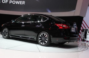 2016 Nissan Sentra (2)