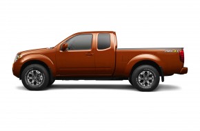 2016 Nissan Frontier Pictures