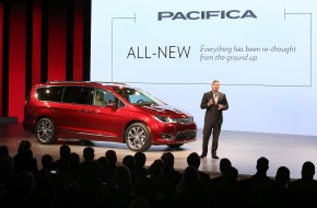 2017 Chrysler Pacifica at the 2016 Detroit Auto Show NAIAS