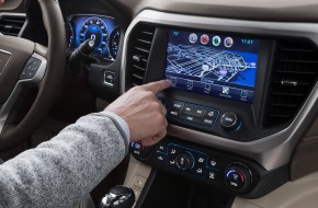 2017 GMC Acadia Denali Infotainment