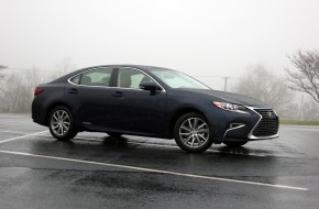 2016 Lexus ES 300h Review