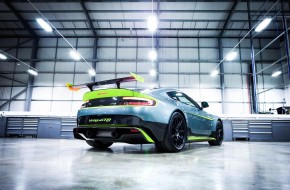 2017 Aston Martin Vantage GT8