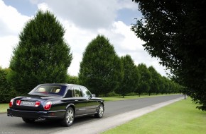 2008 Bentley Arnage Train Race