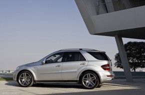 2009 Mercedes-Benz ML63 AMG