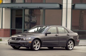 2004 - 2005 Lexus IS 300