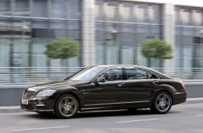 2011 Mercedes-Benz S63 AMG