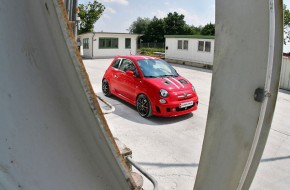 Fiat 500 Ferrari Dealers Edition