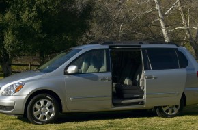 2009 Hyundai Entourage