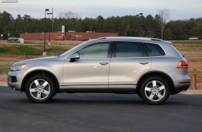 2011 Volkswagen Touareg Review