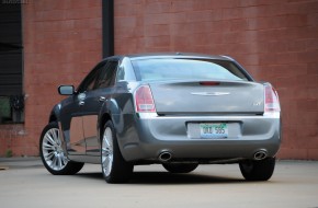 2011 Chrysler 300 Limited Review