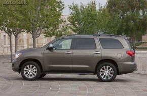 2013 Toyota Sequoia