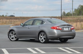 2013 Infiniti M56 Review