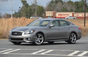 2013 Infiniti M56 Review