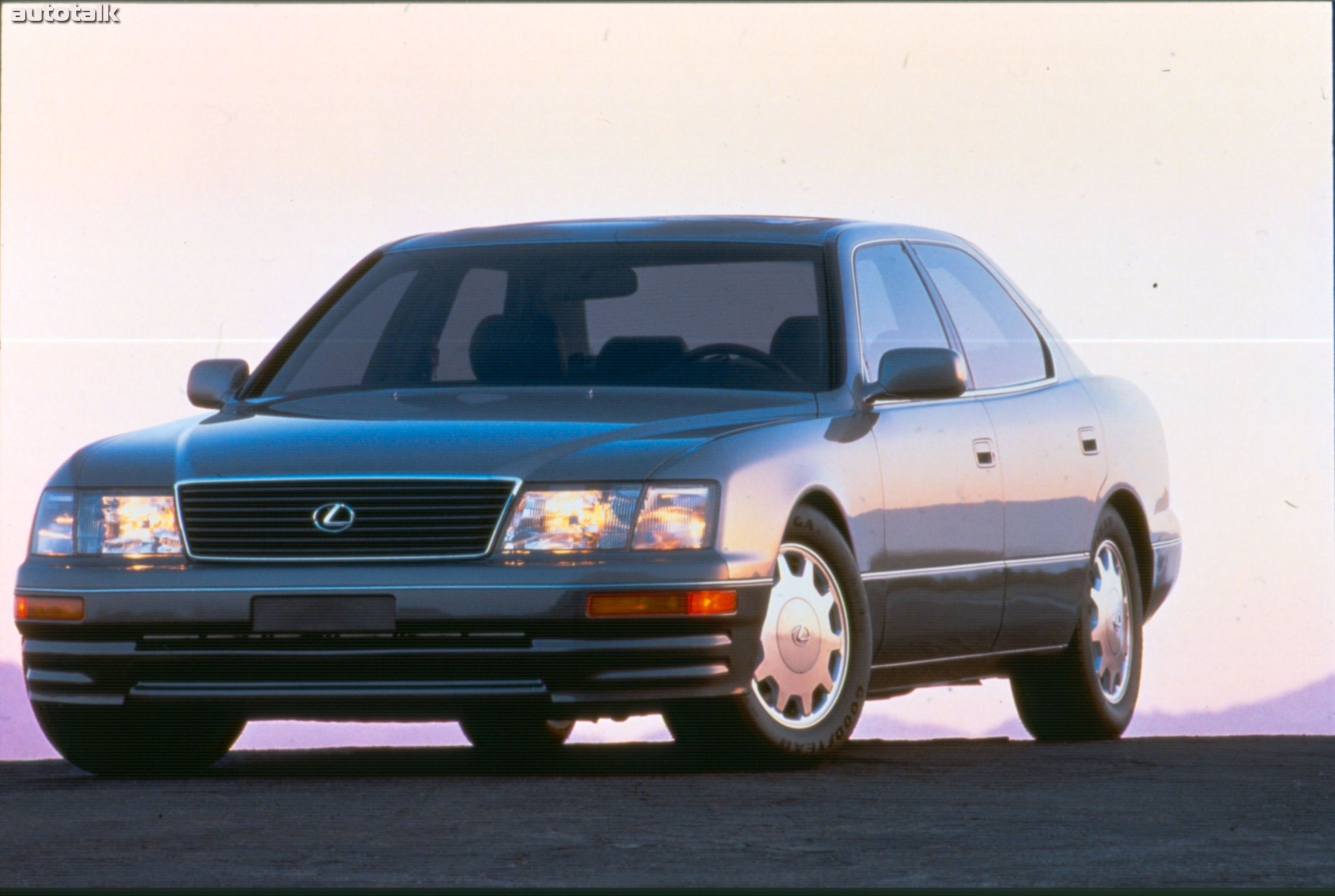 1995 - 1997 Lexus LS 400