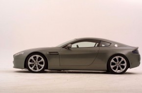 Vantage AMV8 - Aston Martin