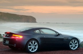 Vantage AMV8 - Aston Martin