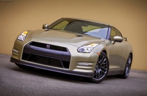 2016 Nissan GT-R 45th Anniversary Gold Edition