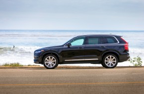 2016 Volvo XC90 T6 exterior profile