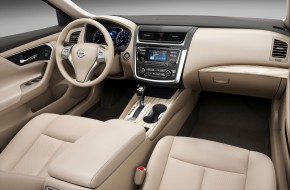 2016 Nissan Altima Pictures
