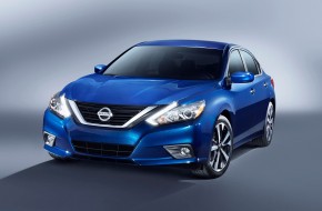 2016 Nissan Altima Pictures