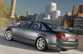 2007 Audi S8