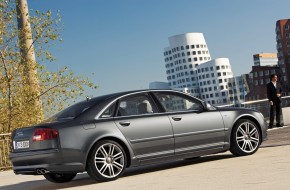 2007 Audi S8