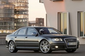 2007 Audi S8