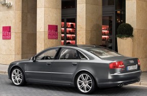 2007 Audi S8