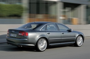 2007 Audi S8