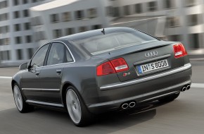 2007 Audi S8