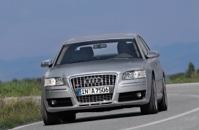 2007 Audi S8