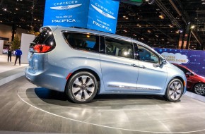 Chrysler Pacifica at 2016 Chicago Auto Show