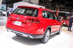 Volkswagen Golf Alltrack at 2016 Chicago Auto Show