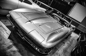 Vintage Corvette at 2016 Chicago Auto Show