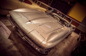 Vintage Corvette at 2016 Chicago Auto Show