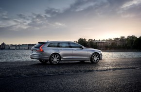 2017 Volvo V90 Profile