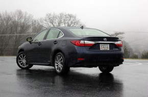 2016 Lexus ES 300h Review