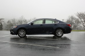 2016 Lexus ES 300h Review