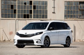 2016 Toyota Sienna “One Lap Of America”