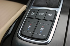 2016 Hyundai Azera Limited Review