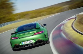 2017 Mercedes-AMG GT R