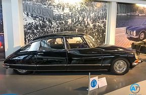 AutoTalk Visits Autoworld Brussels Complete Virtual Tour