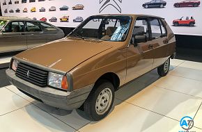 AutoTalk Visits Autoworld Brussels Complete Virtual Tour