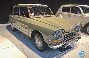 AutoTalk Visits Autoworld Brussels Complete Virtual Tour