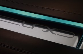 Land Rover LRX Concept