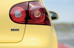 VW Golf GTI Pirelli