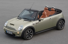 2009 MINI Cooper Convertible Sidewalk