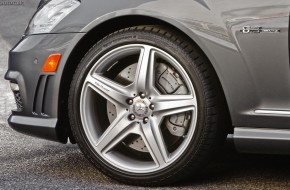 2010 Mercedes-Benz S63 AMG