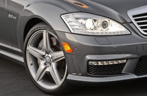2010 Mercedes-Benz S63 AMG