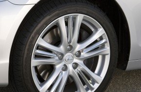 2009 Lexus GS 450h Wheels